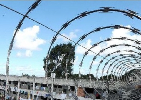 Detento arranca coração de companheiro de cela após ler bilhete de facção