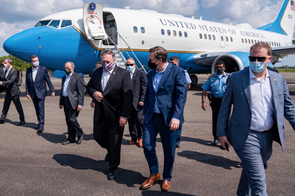 Secretário dos EUA visita Roraima, e Maia critica: 'afronta' 