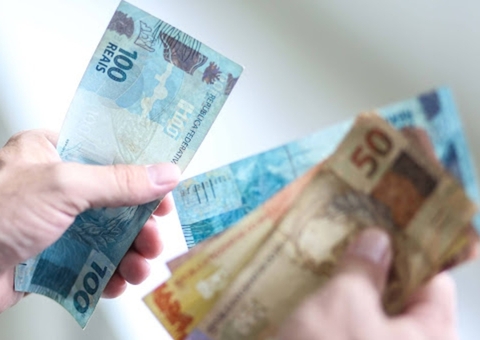 Reajuste que elevaria salário mínimo a R$ 1.102 pode ficar para 2022