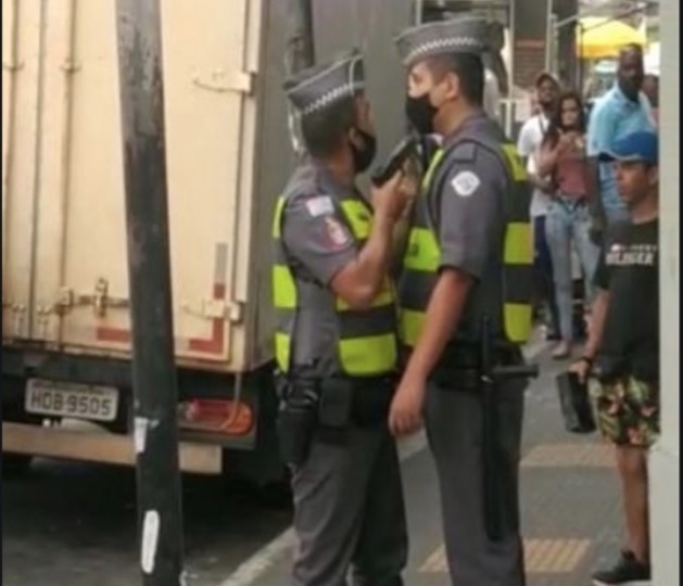 Preso soldado que ameaçou com arma PM durante briga por horário de almoço