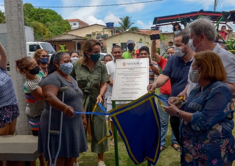 Prefeito entrega parque em Manaus e faz homenagem póstuma à criança