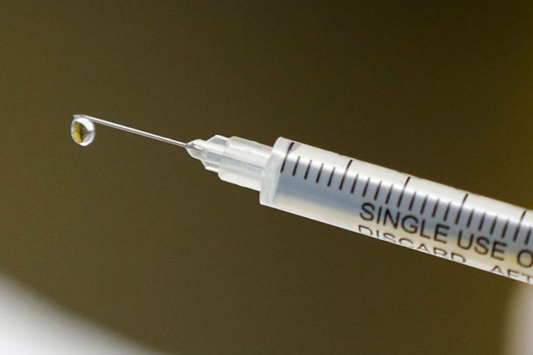 Vacina da farmacêutica Moderna apresenta 94,5% de eficácia contra a covid