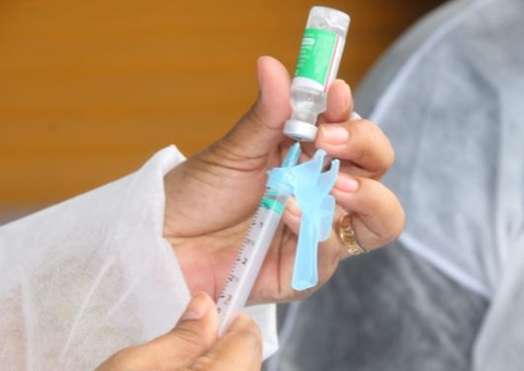 Brasil deve receber mais 14 milhões de doses da vacina de Oxford