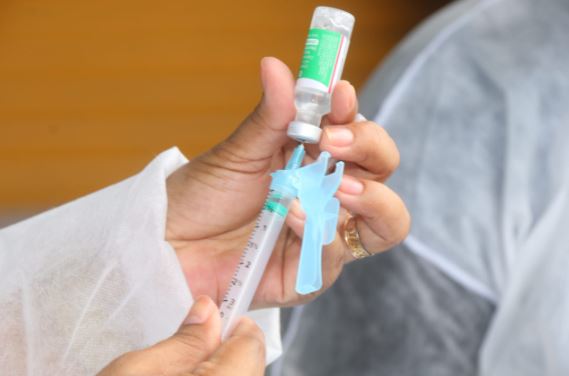 Brasil deve receber mais 14 milhões de doses da vacina de Oxford