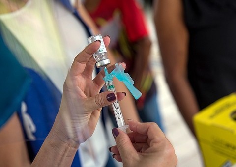 Anvisa divulga orientações para vacinação contra covid-19  em farmácias