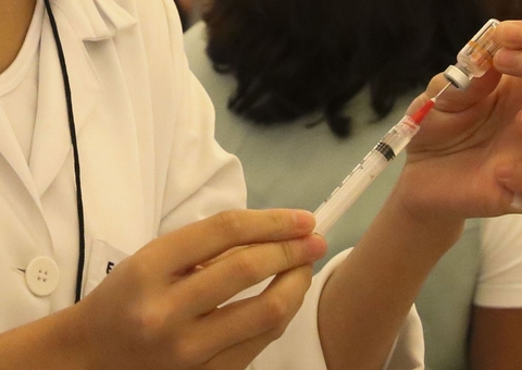 Mortes por covid-19 chegam a 217,6 mil no Brasil; 627 nas últimas 24 horas