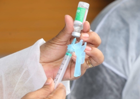 Anvisa diz que prazo para aprovar vacina em até cinco dias é ‘irreal’