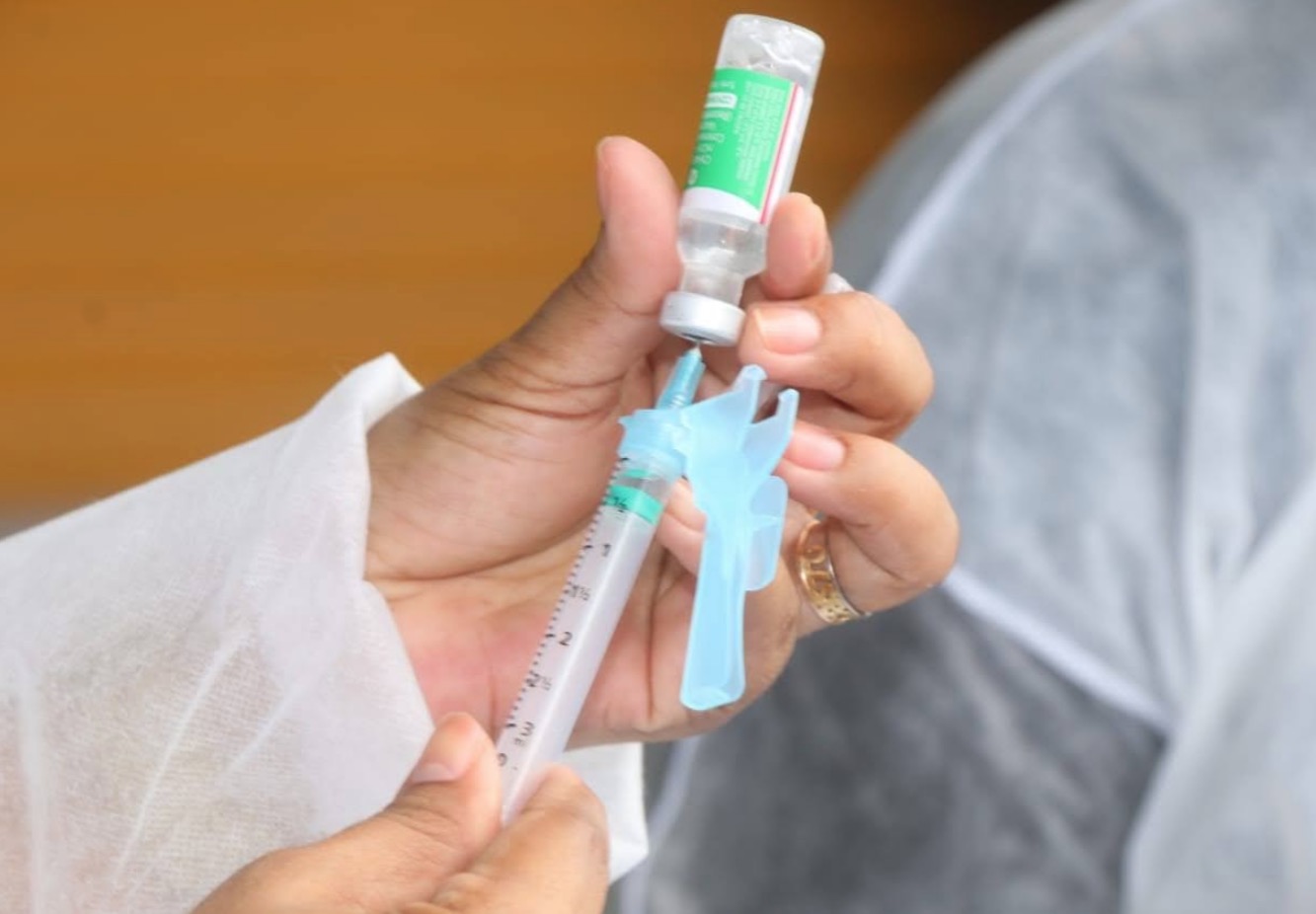 Anvisa diz que prazo para aprovar vacina em até cinco dias é ‘irreal’