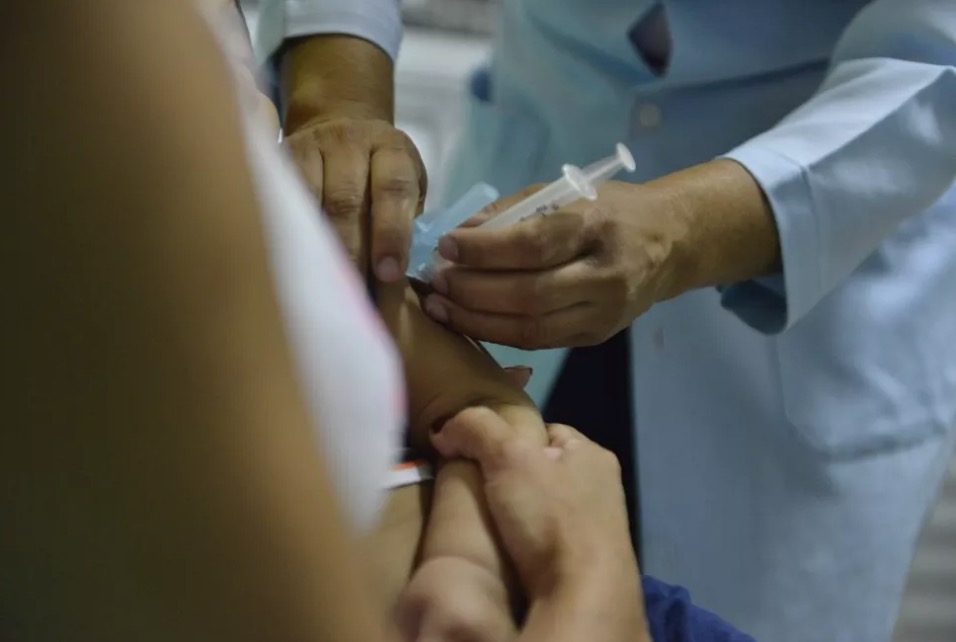 Anvisa autoriza uso emergencial das vacinas contra covid-19