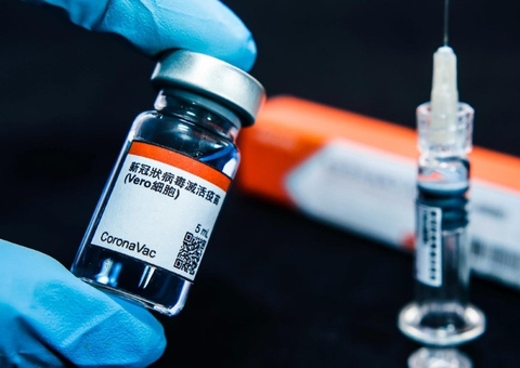 Butantan e Fiocruz ainda não entregaram informações sobre vacinas