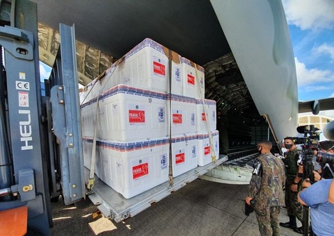 Primeira remessa de vacinas deve acabar até 31 de janeiro