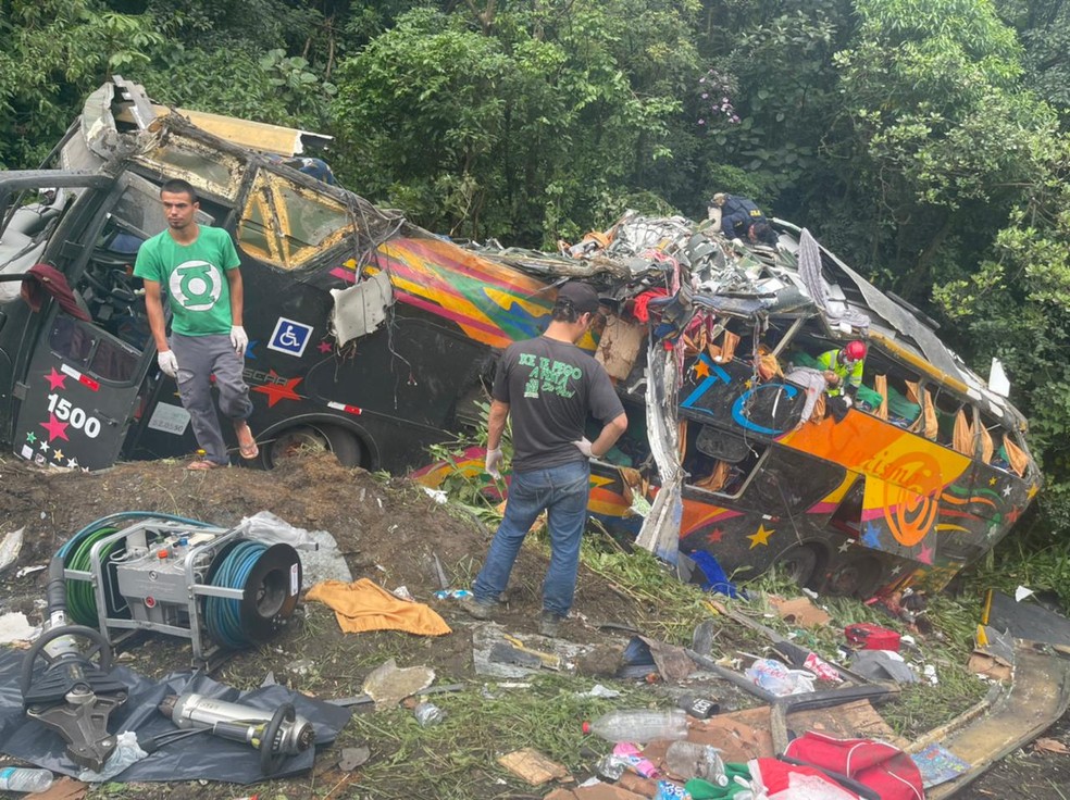 Ônibus sai do Pará e sofre grave acidente no Paraná; 14 morreram