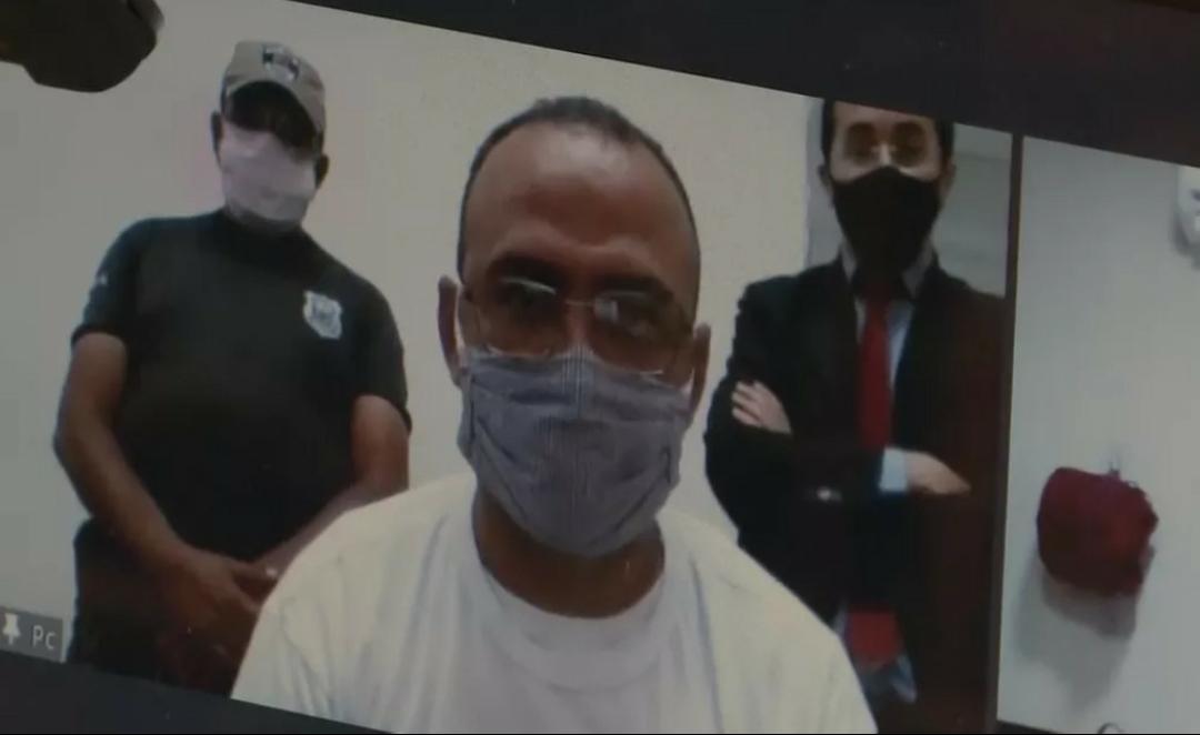 Vereador suspeito de assalto toma posse por videoconferência em presídio