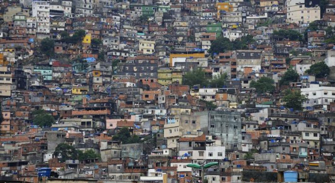 Extrema pobreza avança e atinge 14 milhões de famílias no Brasil