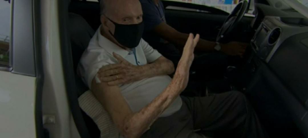 Aos 89 anos, Zagallo é vacinado contra a Covid-19 no RJ