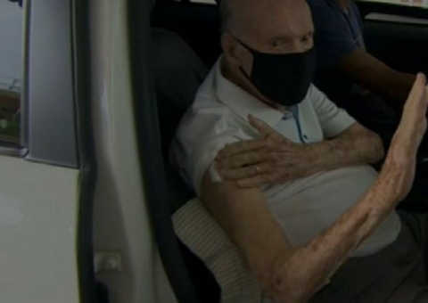 Aos 89 anos, Zagallo é vacinado contra a Covid-19 no RJ