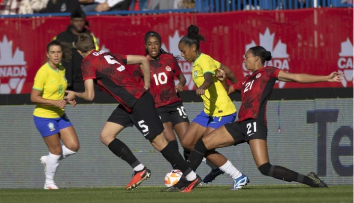 Arthur Elias estreia na seleção com vitória e retorno de Cristiane