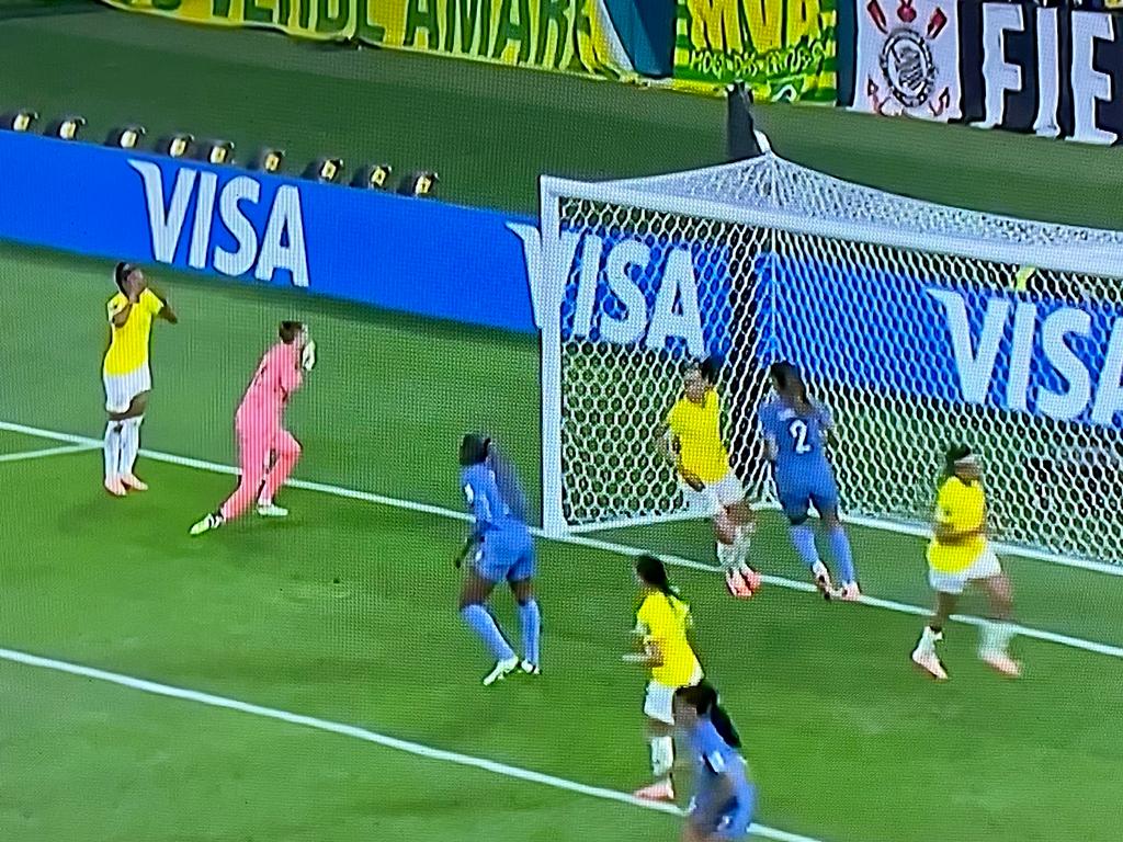 CBF quer novo técnico com voz ativa na reconstrução da seleção feminina