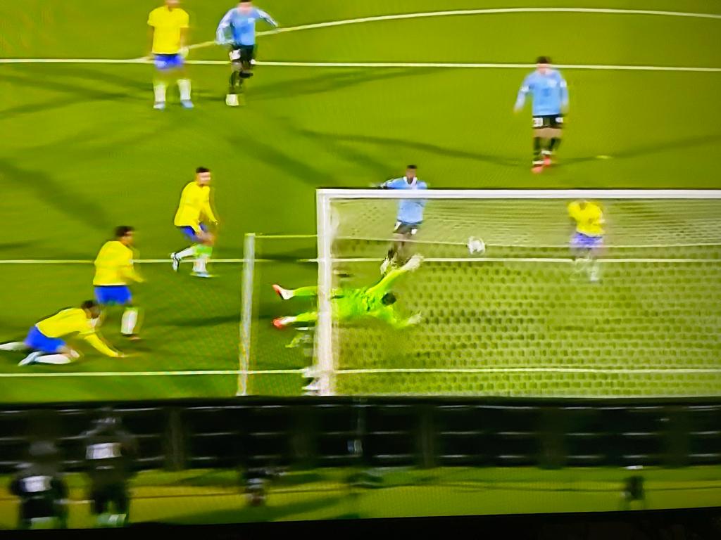 Dinizismo tomba e Brasil vê muito mais problemas que soluções após 4 jogos