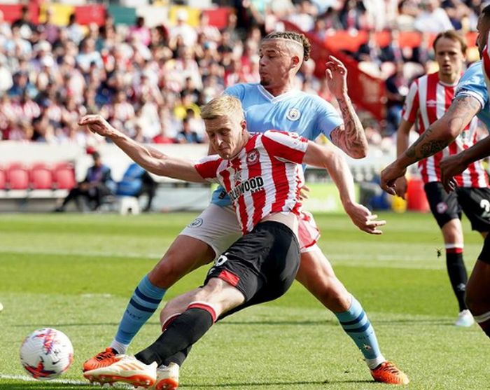 City perde para Brentford em último jogo antes de decisões