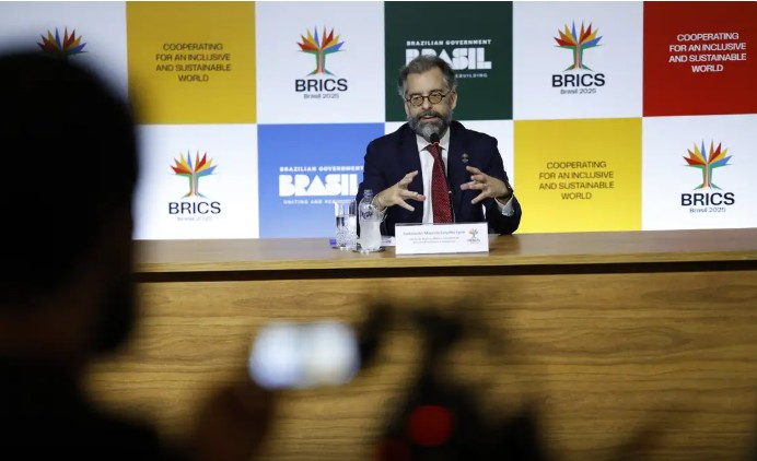 Chanceleres do Brics priorizam tarifaço e criação de fundo ambiental