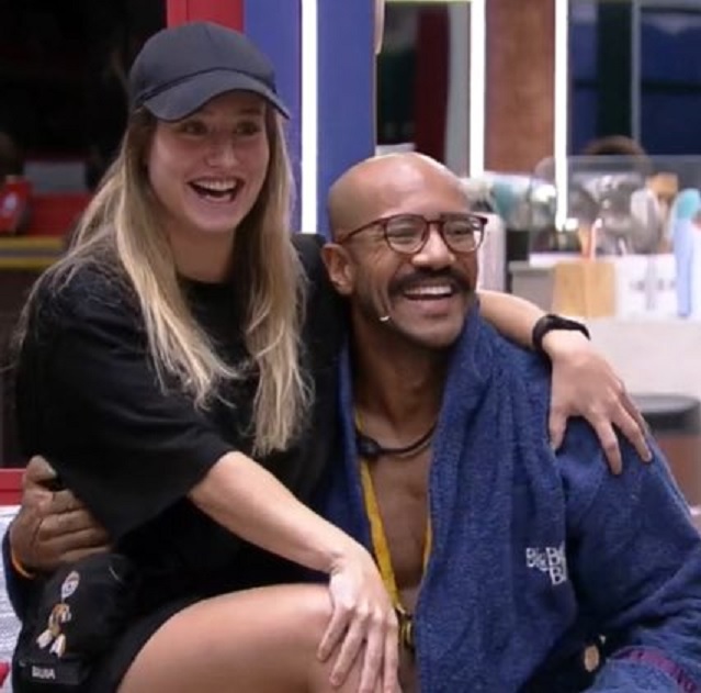 Bruna senta no colo de Alface no BBB23 e internautas criticam: ‘provocar’