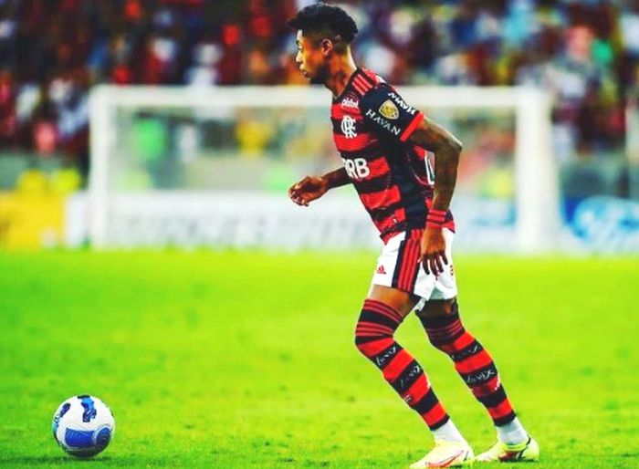 Conversas não andam, mas Fla aposta em idolatria para manter Bruno Henrique