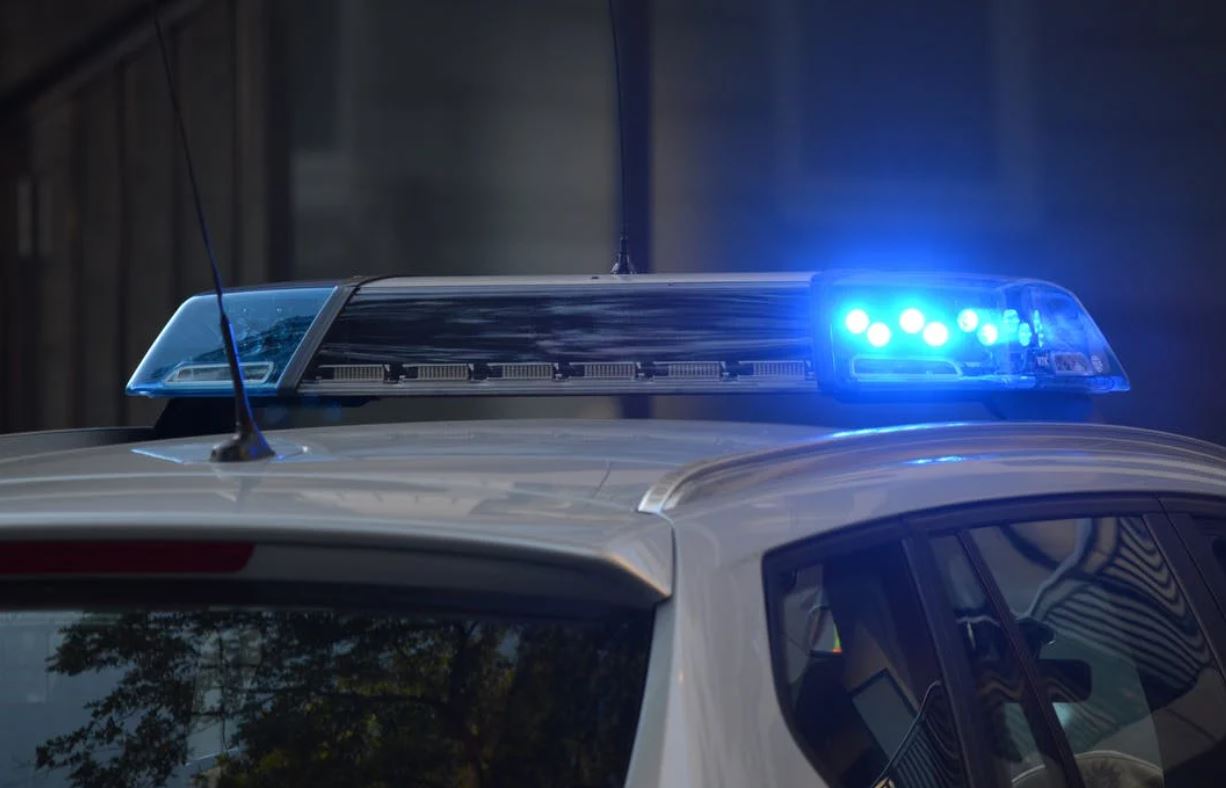 Homem mata 4 pessoas e fere 3 em ataque transmitido pelo Facebook