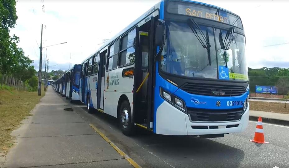 Novos ônibus passam a circular sem cobradores em Manaus; confira