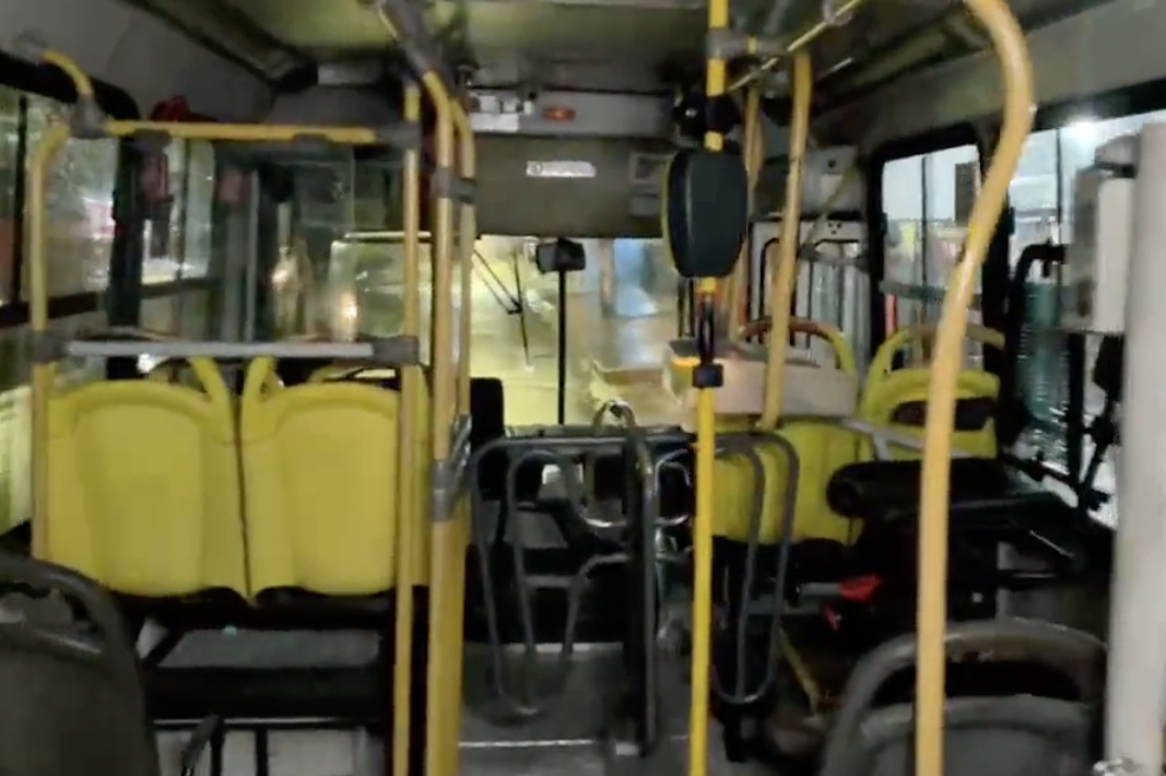 Ônibus da linha 066 é alvo de assalto no Ramal do Brasileirinho, em Manaus