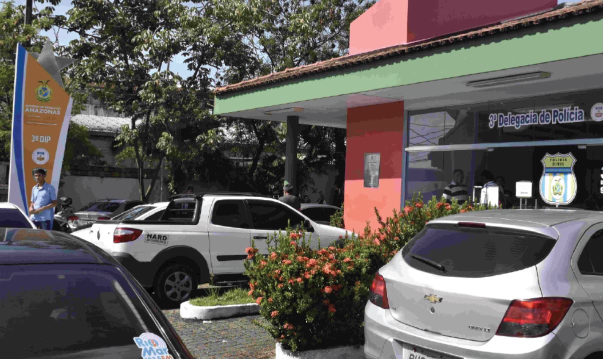 Mulher é presa por participar de roubo em Manaus