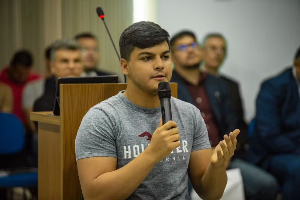 Vice-presidente do Manauara é suspenso por cuspir em árbitro no Barezão