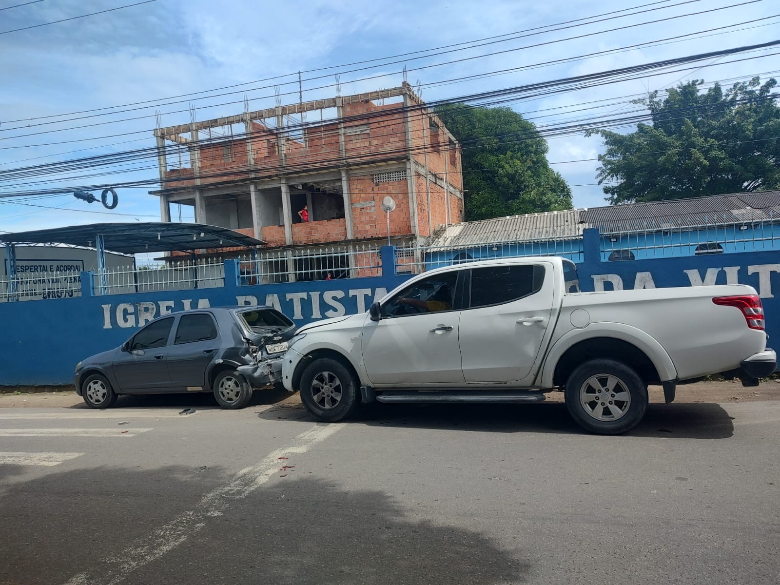PM é suspeita de dirigir embriagada e causar acidente em Manaus