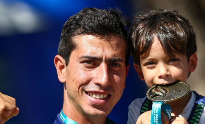 Caio Bonfim conquista medalha de bronze no Mundial de atletismo