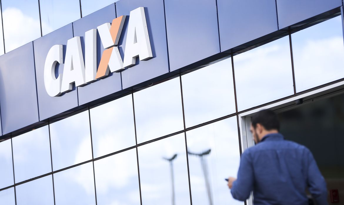 Caixa Econômica abrirá mais cedo nesta sexta-feira