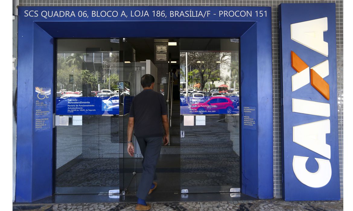 Auxílio emergencial é pago a beneficiários do Bolsa Família; confira