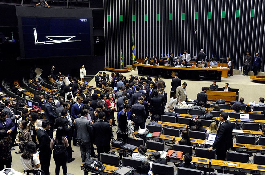 Deputados que assinaram impeachment de Lula podem perder cargo 