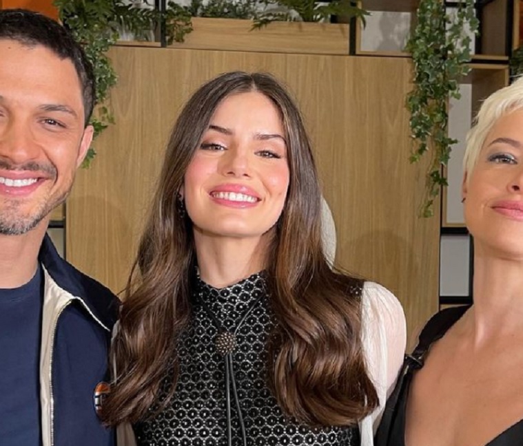 Camila Queiroz revela que foi punida pela Globo após assinar com Netflix