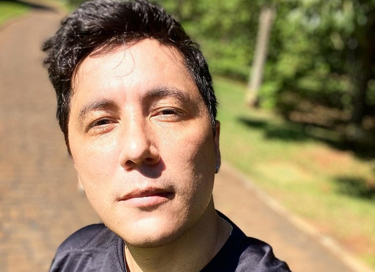 Cantor do Br’OZ  é internado em UTI após ser diagnosticado com covid-19 