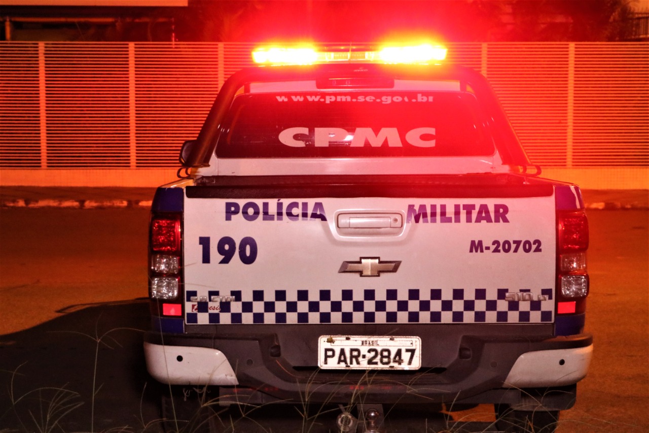 Homem leva facada no rosto após confrontar suspeito de agredir cachorro