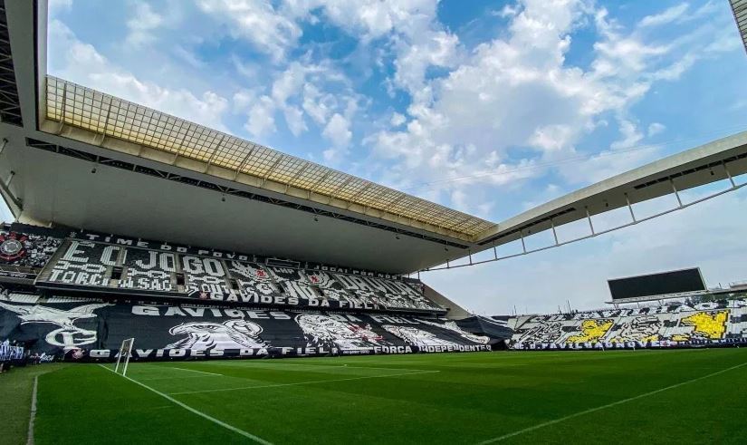 Corinthians e Boca Juniors se enfrentam nesta terça pela Libertadores