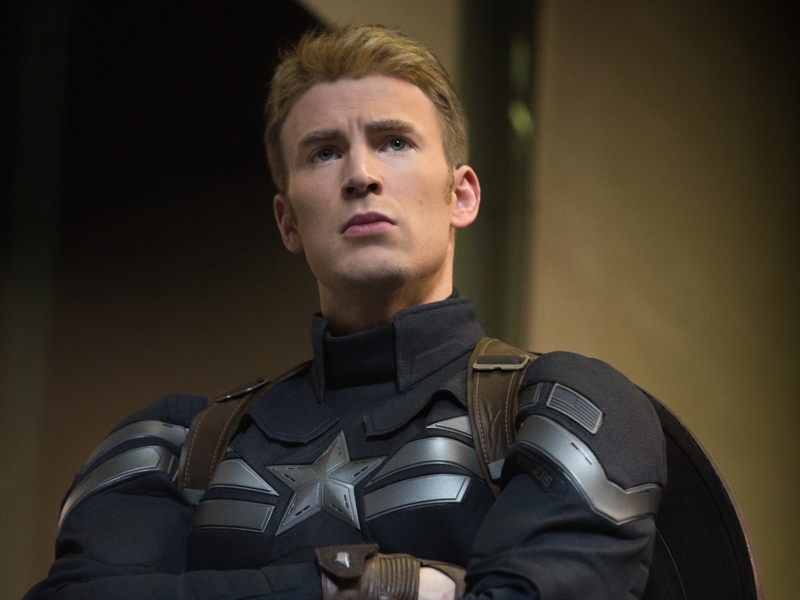 Como Capitão América, Chris Evans levou amigos de escola como assistentes