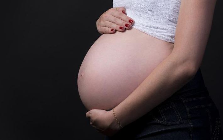 Servidoras grávidas no Amazonas devem retornar ao trabalho