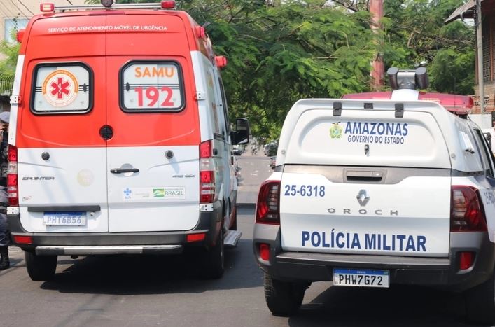 A caminho de casa, homem é crivado de balas em rua de Manaus