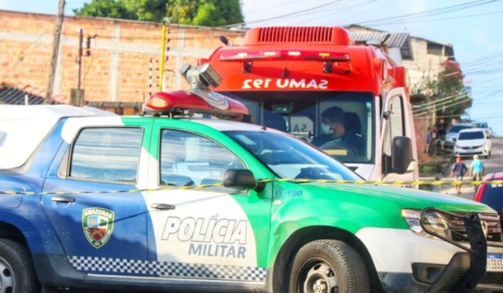 Homem é espancado em Manaus ao tentar roubar compras natalinas de idosa