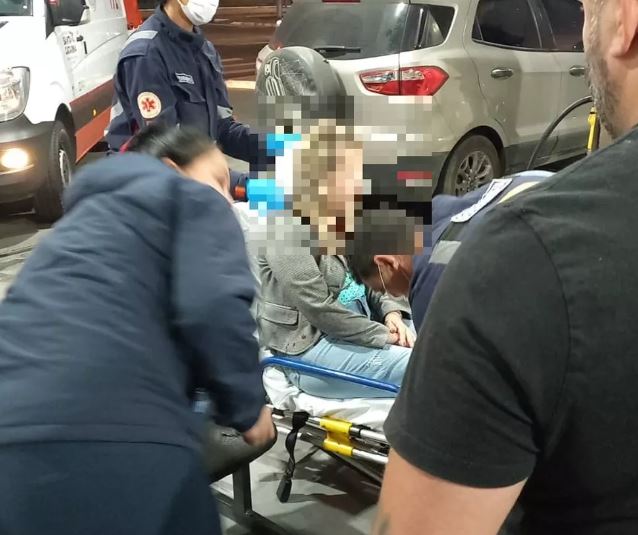 Vídeo: Após levar advertência, funcionário crava faca no pescoço de gerente