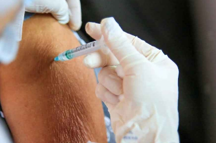 Vasco x Botafogo teve 440 vacinas aplicadas de gripe e covid em torcedores