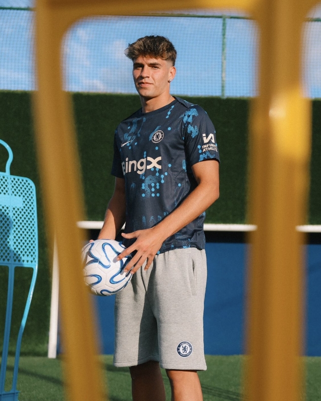 Marc Guiu deixa o Barcelona e é anunciado no Chelsea