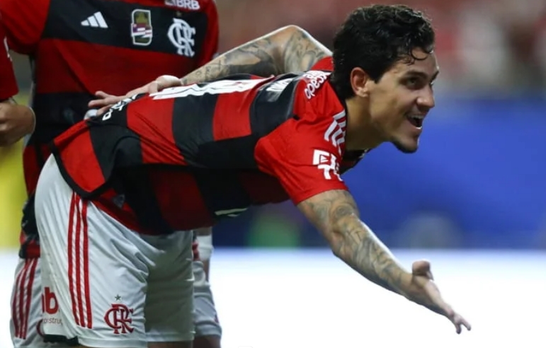 Flamengo não espera Dérbi para liderar; Ceni mantém seca contra o São Paulo