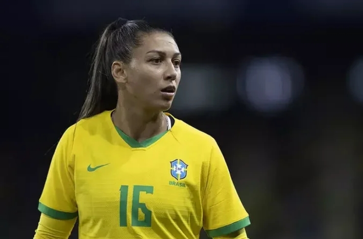 Atacante da seleção feminina sofre lesão e está fora dos Jogos Olímpicos